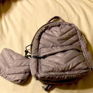 COPY - Gray puffer backpack